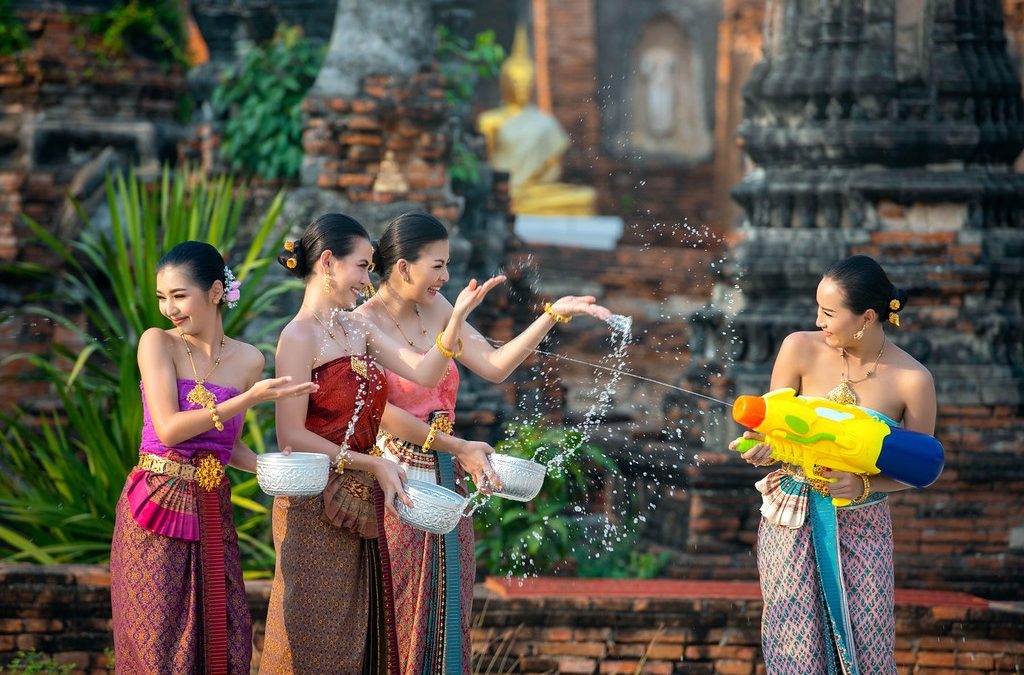 Enjoy The Festive Mood With Bright And Colourful Outfits For Songkran Day